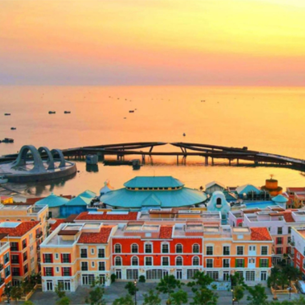 Overlooking the Kiss Bridge and Hon Thom Cable Car, Right at Your Doorstep
